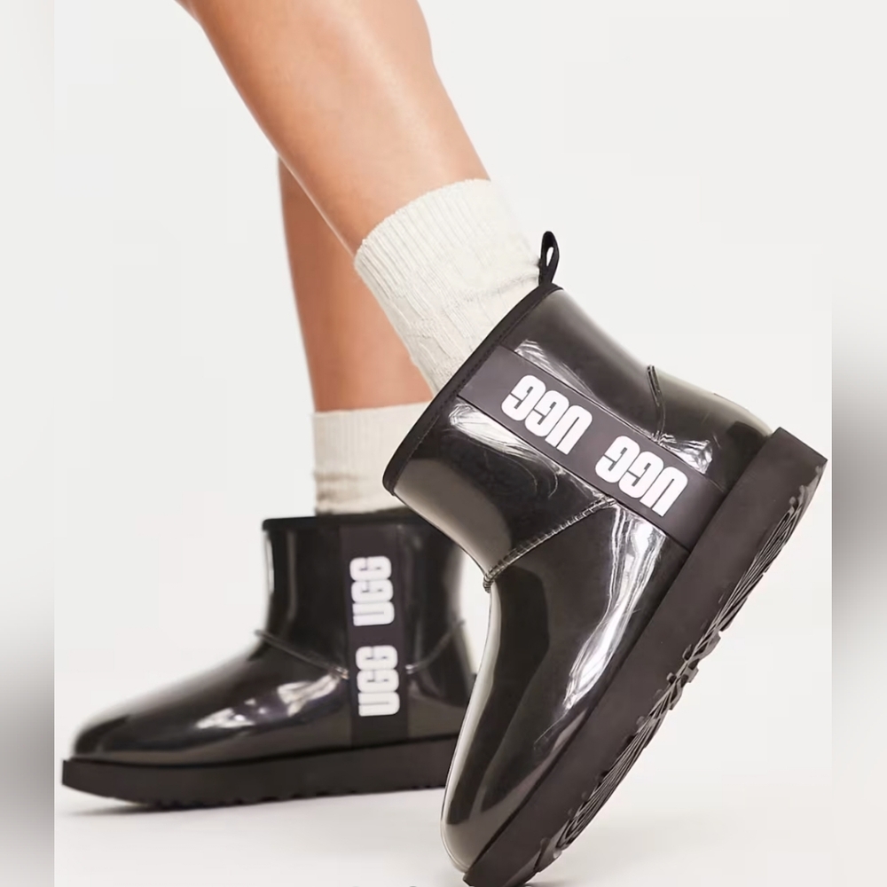UGG Classic Glossy Clear Mini Black Rain Boots Women's Size 6 MSRP $160 - Picture 1 of 11